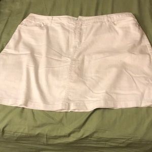 Croft and Barrow white skirt size 18